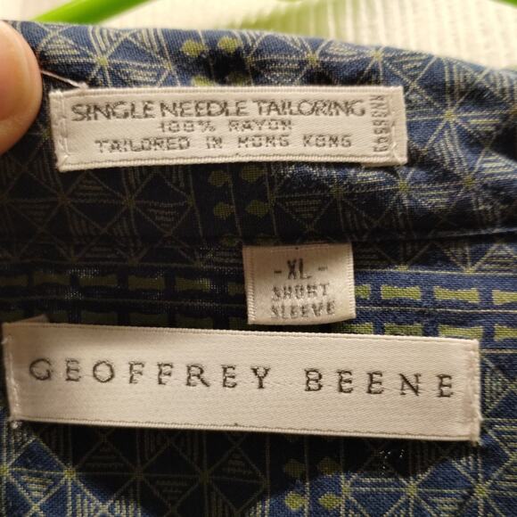 Vintage Geoffrey Beene Mens XL Blue Geometric Print Short Sleeve Button Up Shirt - Picture 5 of 5